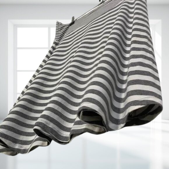 GAP Skater Mini Flare Skirt L Gray White Stripe High Waist Stretch Versatile - Picture 7 of 12